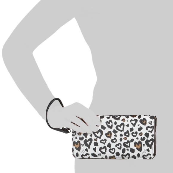 EUC Betsey Johnson Heart Leopard Print Wristlet - Picture 3 of 8